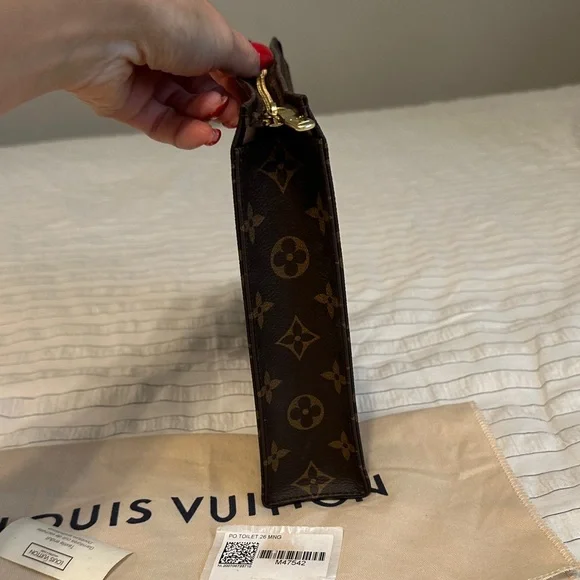 Louis Vuitton Monogram Toiletry Bag in Brown - Picture 5 of 16